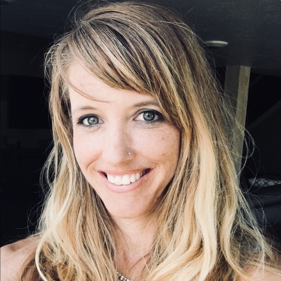 Meet your Posher, Flamingo Mama ๐ฆฉ - Picture 1 of 1